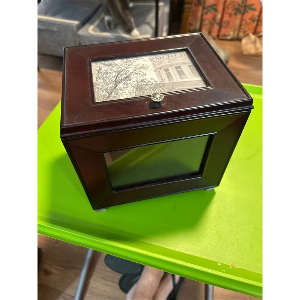 Bombay Company Wood Photo Cube Memory Box Dark Mahogany 6x4 3.5x3.5 Picture Fram
